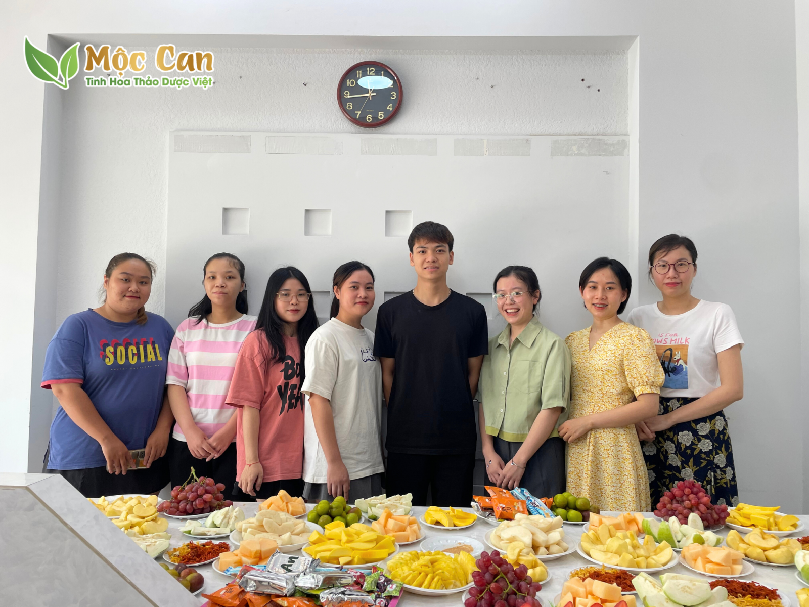 ẤM ÁP TIỆC MỪNG SINH NHẬT CÁC NHÂN VIÊN CỦA MỘC CAN 2